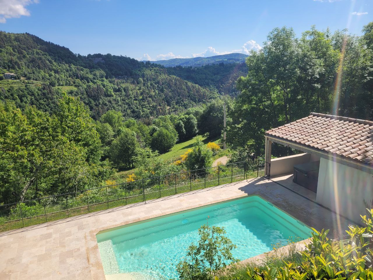 Maison de 2 gites confortables en Ardèche